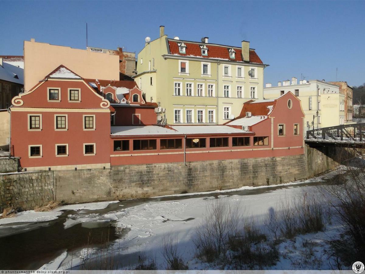 Willa Nad Rzeka Kladsko Exteriér fotografie